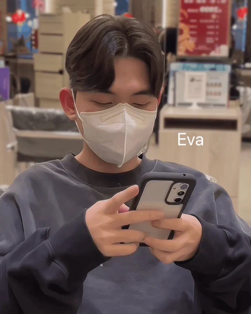43號 Eva 韓系中分紋理燙
