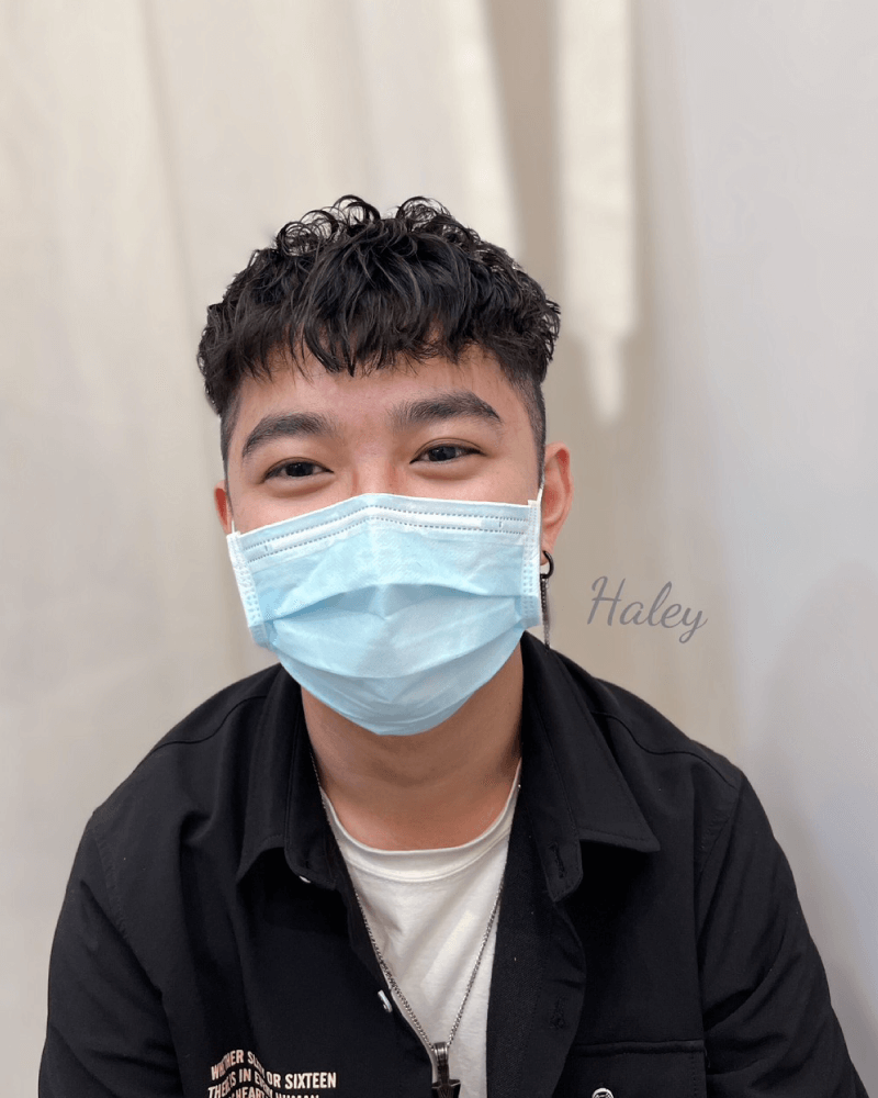 自然款鋼夾紋理燙,懶人燙髮首選。整理方式:吹乾即可。 鋼夾紋理燙-男生燙髮造型推薦