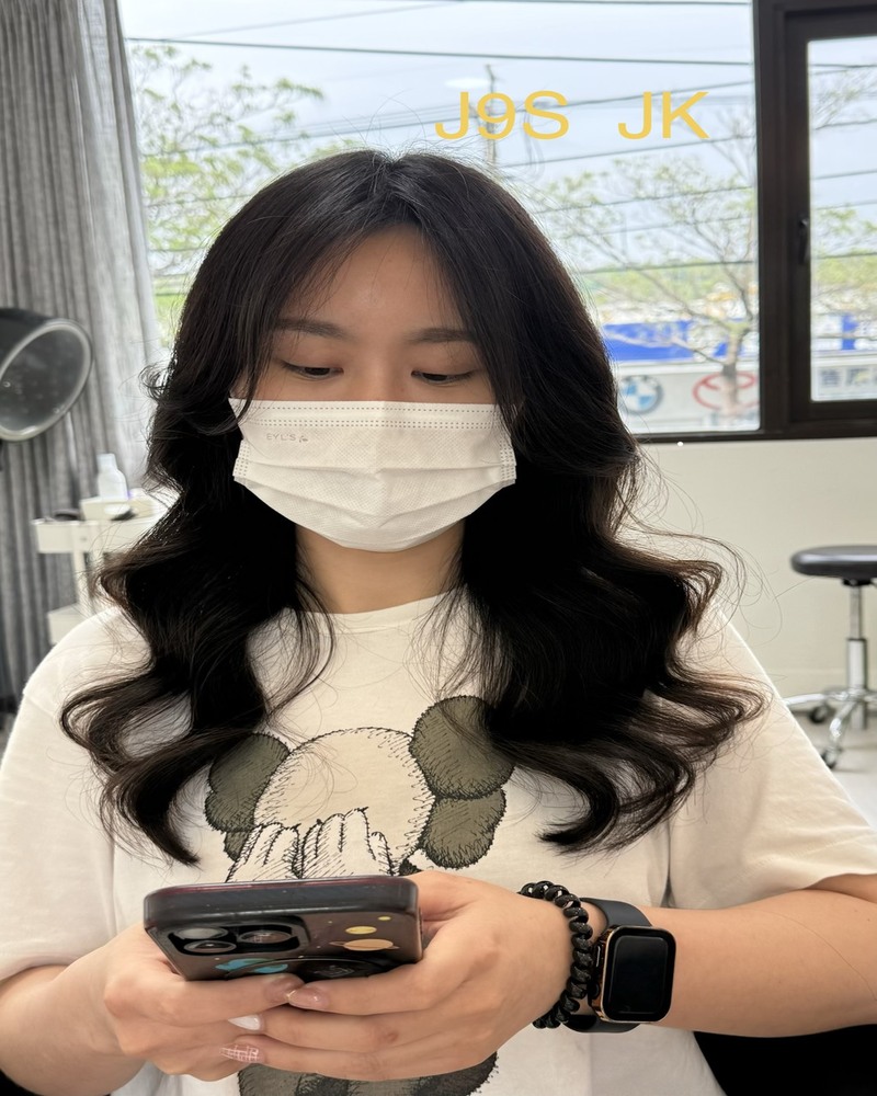 縮毛矯正燙髮+鬆軟捲,展現清新自然的質感 縮毛矯正燙-沙鹿燙髮推薦