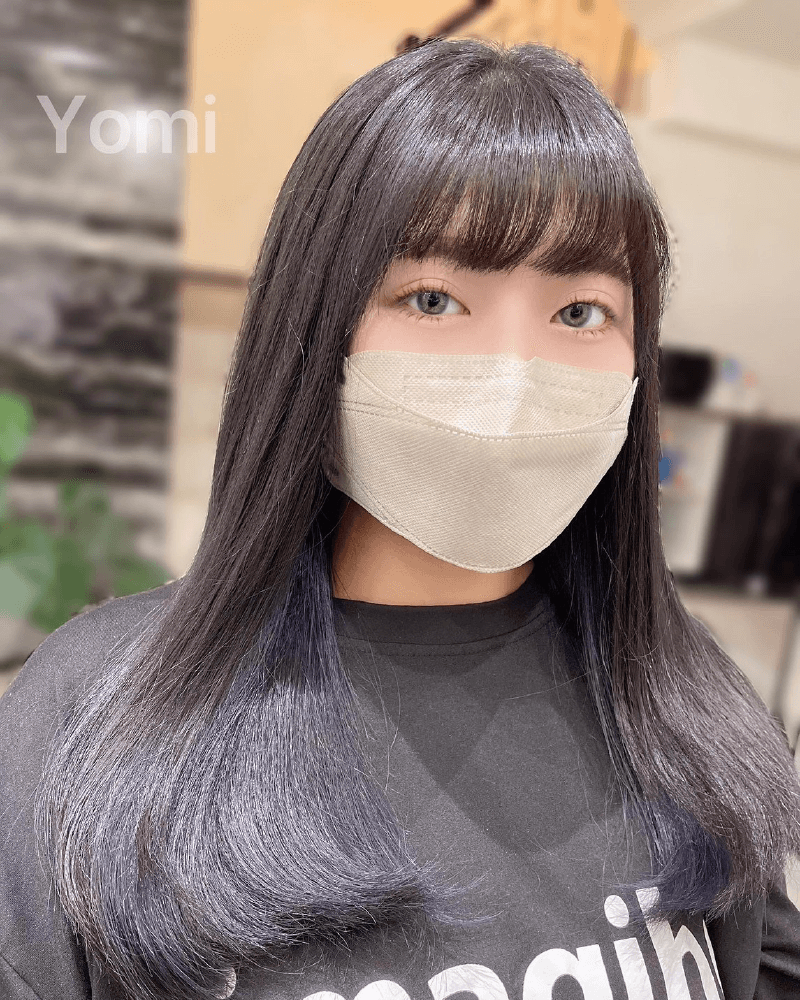 神秘藍黑色,需經過漂染,顯現出低調又高級的色澤。 藍黑色髮染-沙鹿染髮推薦
